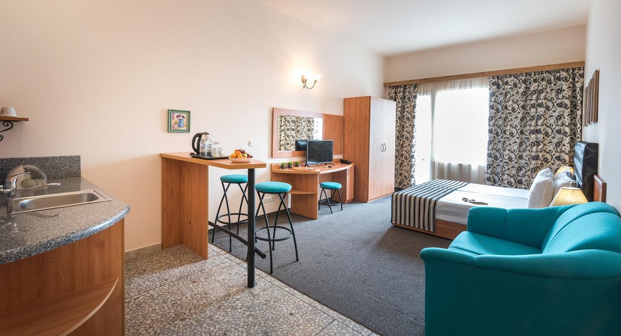 Lotus Family Hotel - Free Parking Sunny Beach Eksteriør billede