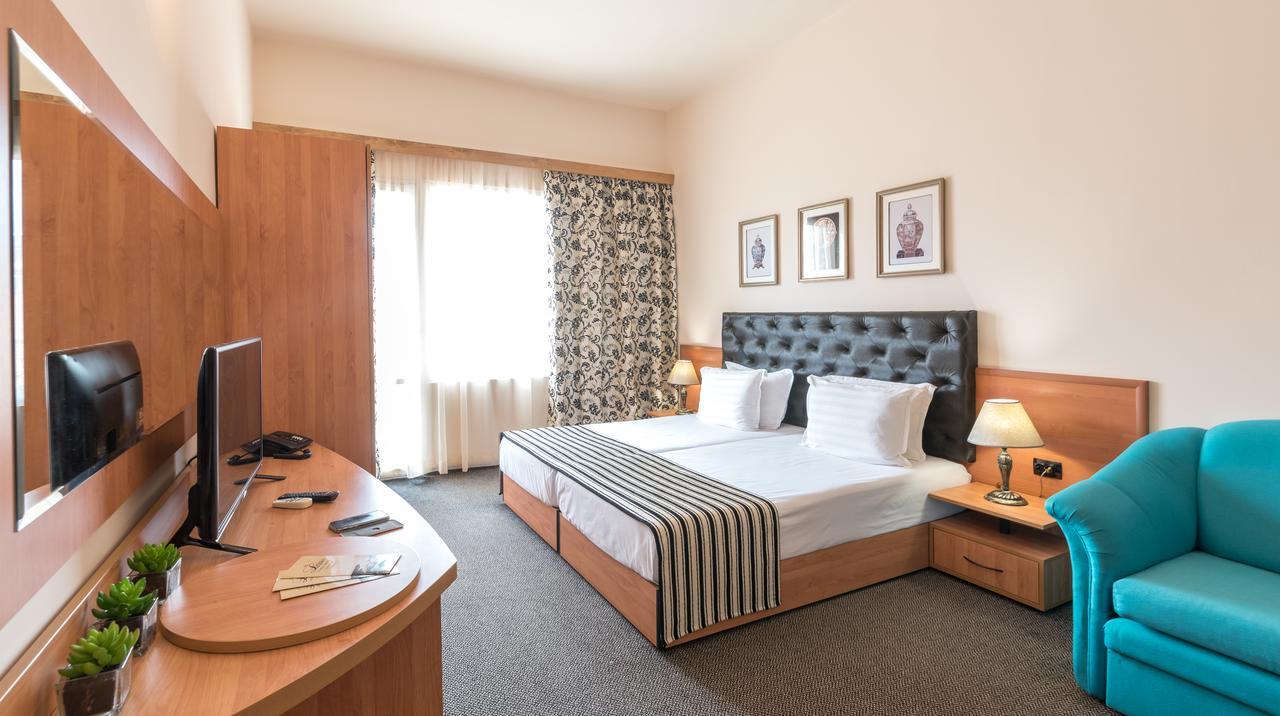 Lotus Family Hotel - Free Parking Sunny Beach Eksteriør billede